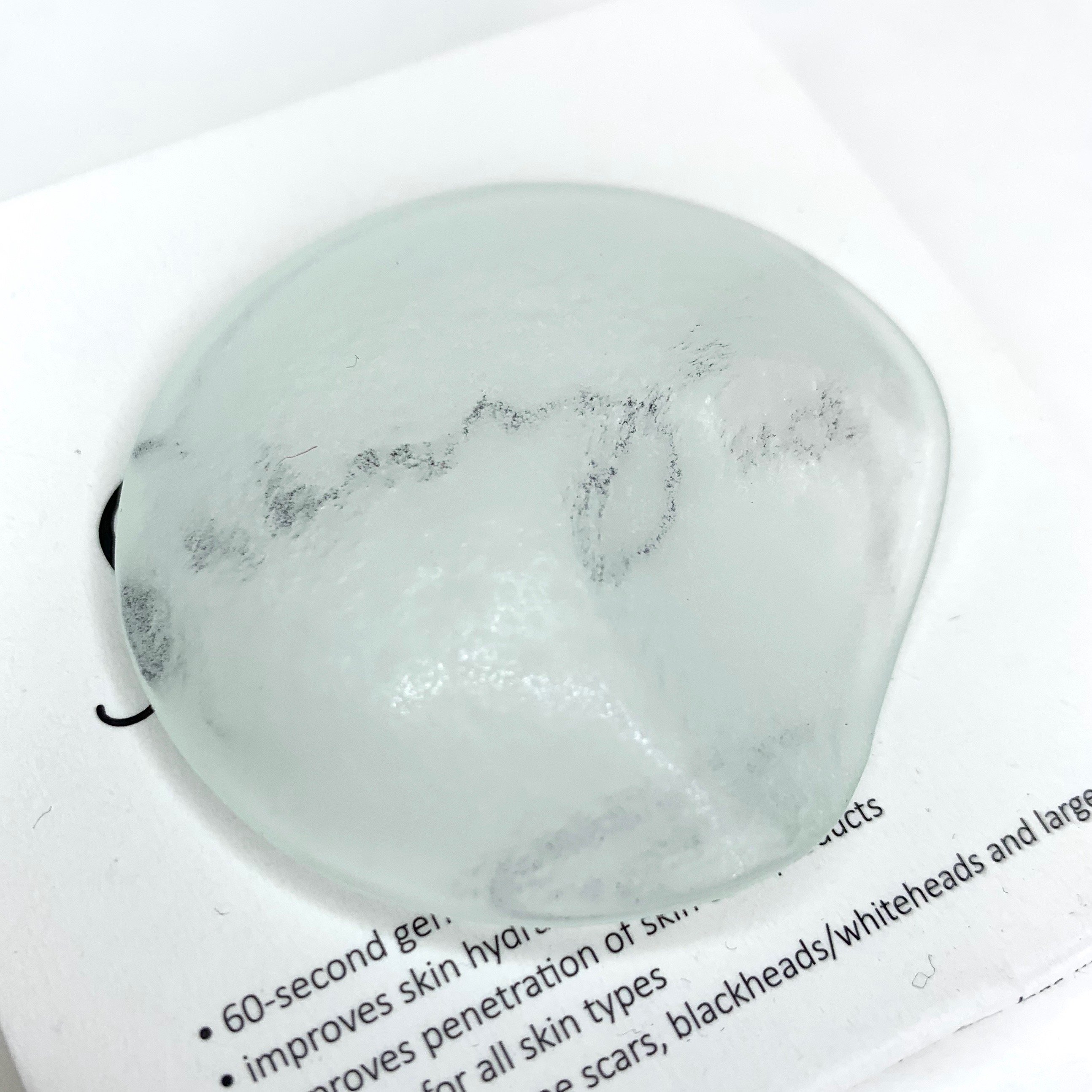 Sakury Face Mineral Microexfoliator Glass Lens Close-Up for Cocotique February 2020
