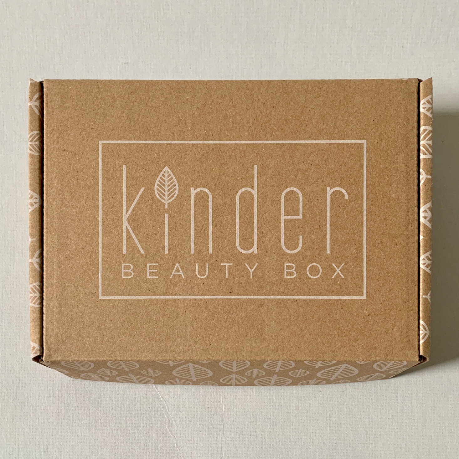 Kinder Beauty Box Review + Coupon – Faves Collection Box