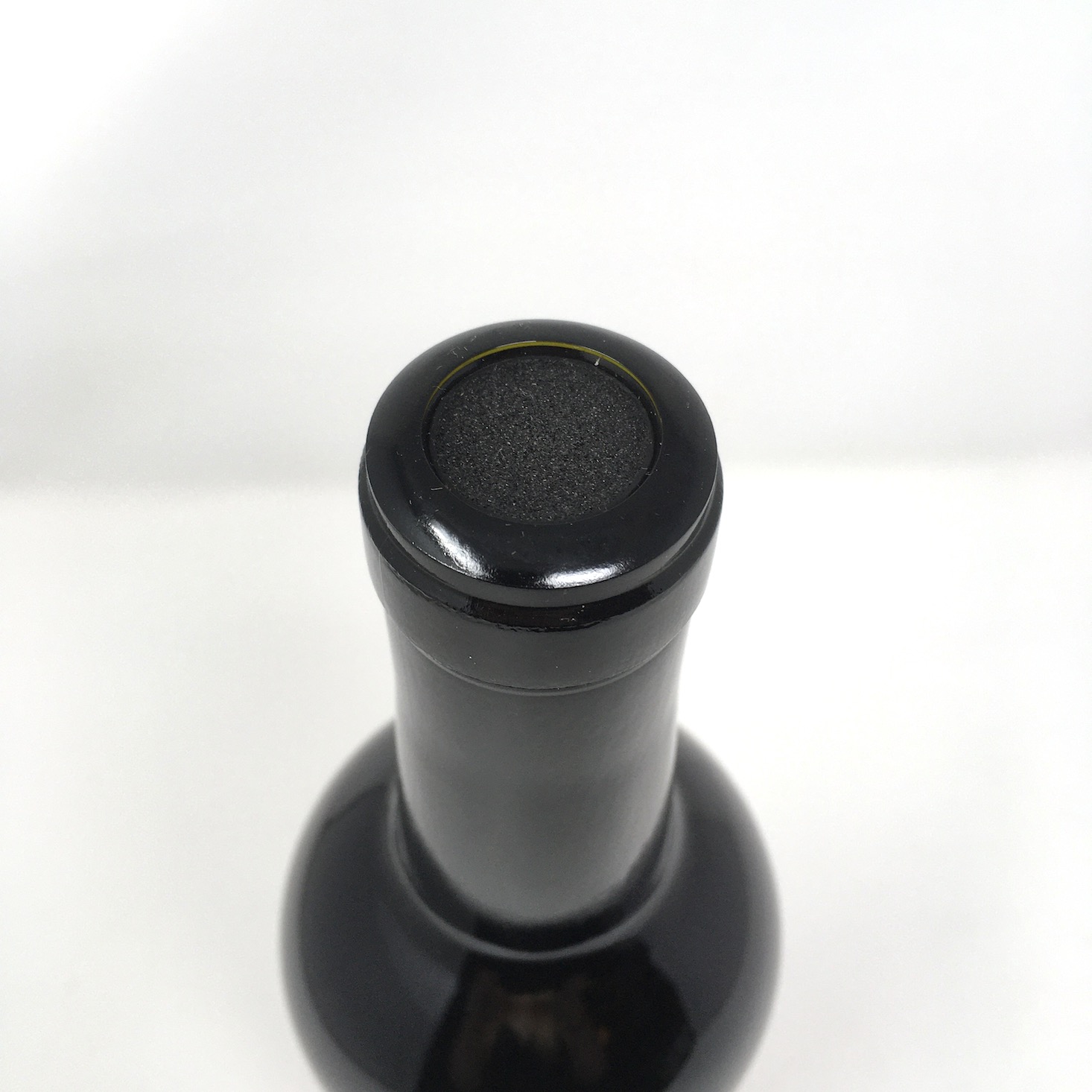 dime red blend showing black cork in bottle