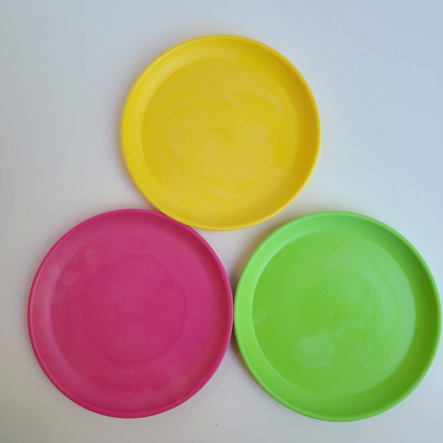 Ecocentric Moms Box June 2020 plates open