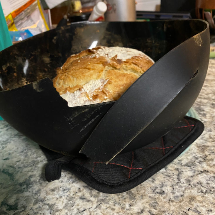 This Silicone Bread Maker Lets You Make Bread In The Oven