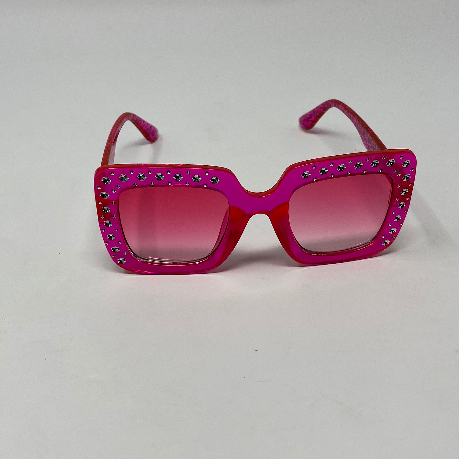 L.O.L. SURPRISE Bundle: SURPRISE POPPER & Hot Pink Sunglasses w Bow