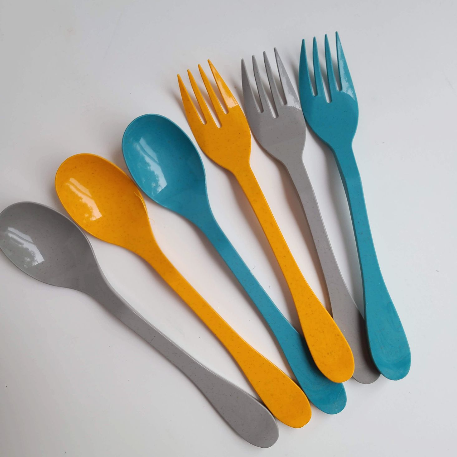 Ecocentric Moms Box August 2020 reusable forks & spoons out of box