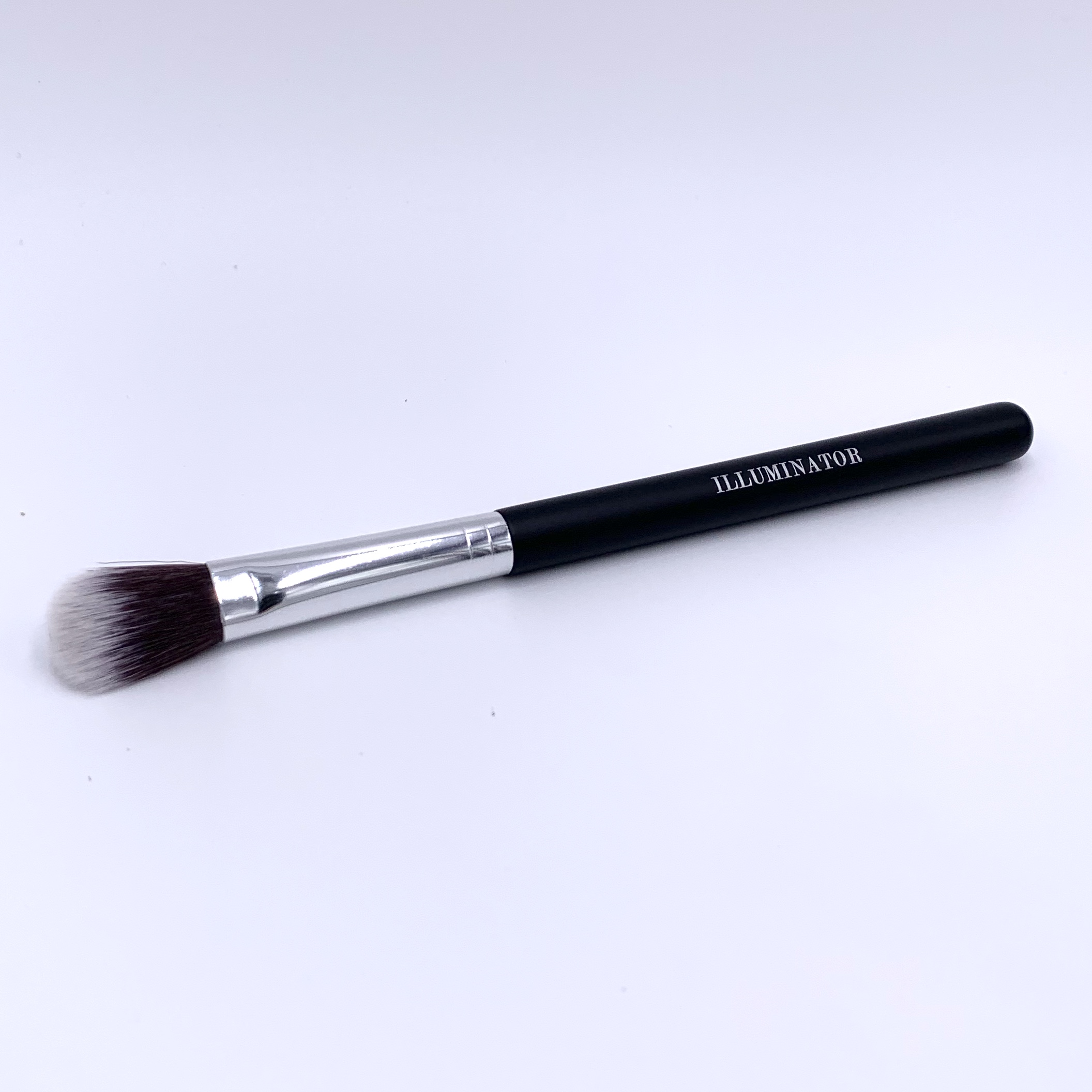 Beau Gâchis Cosmetics Brush Illuminator Front for Ipsy Glam Bag September 2020