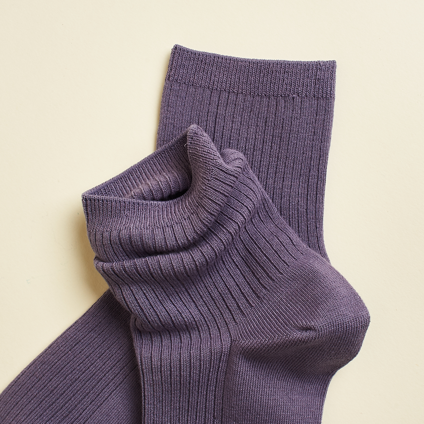 frank and oak ribbed socks in purple