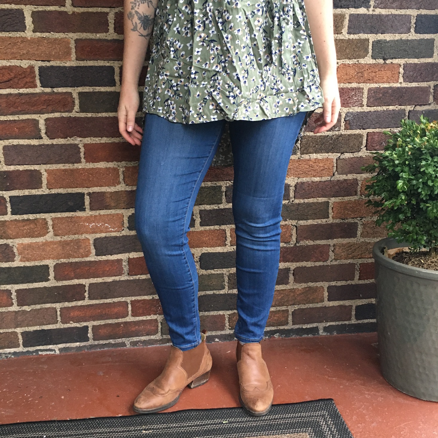 Stitch Fix Maternity clothes on model