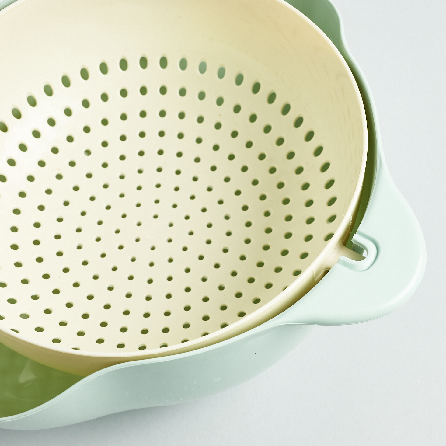 eco-friendly colander from JourneeBox Spring 2021