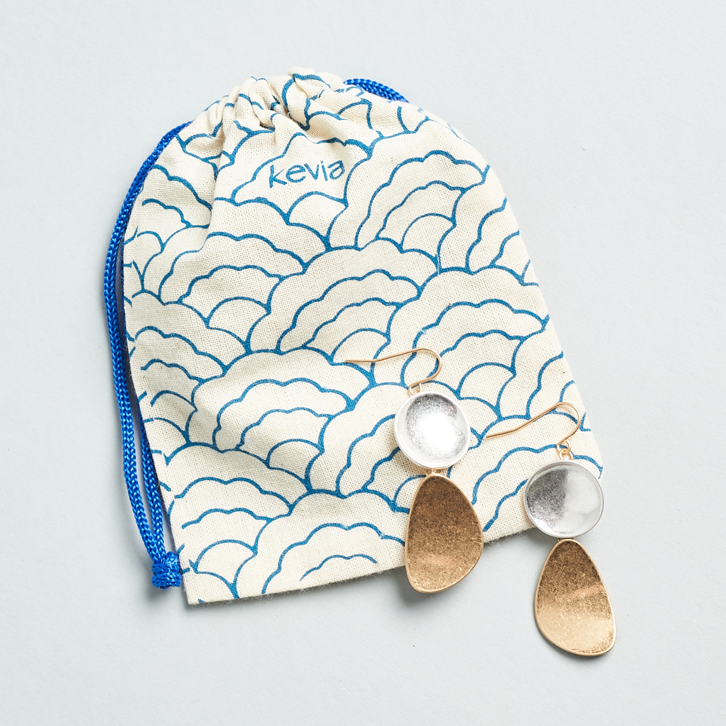 jewelry pouch and earrings from JourneeBox Spring 2021