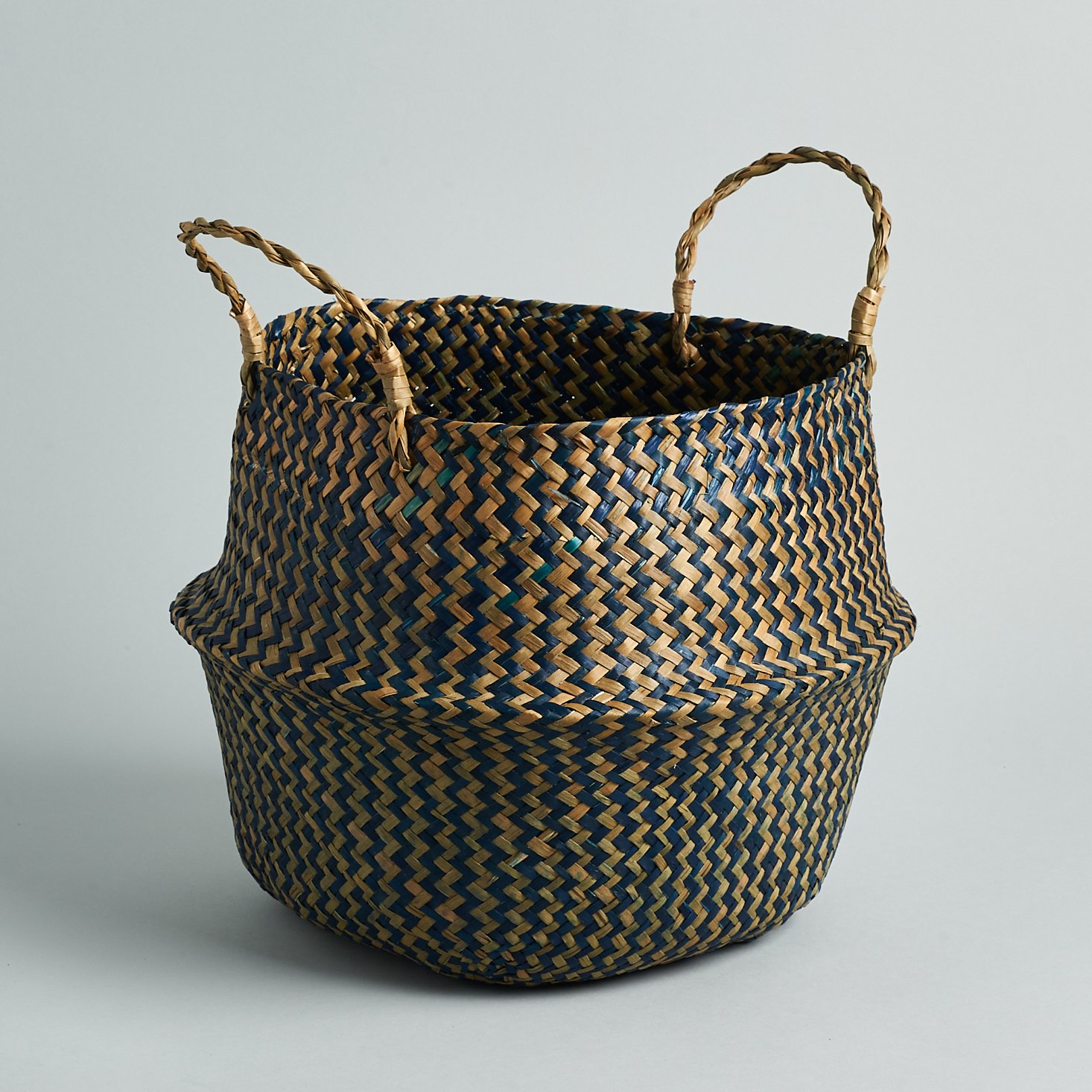 blue seagrass basket from JourneeBox Spring 2021