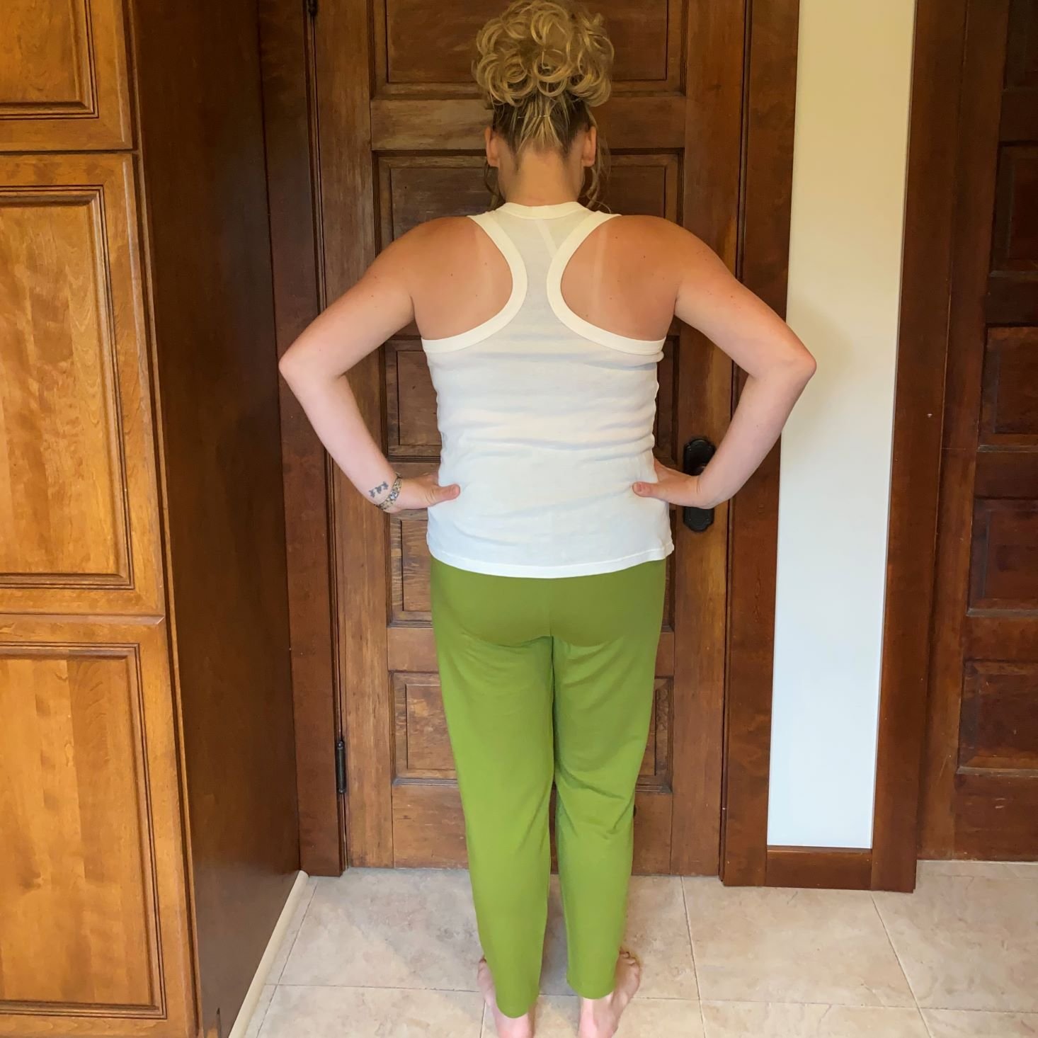 Modeled Fabletics Outfit from the back Fabletics May 2020 Box