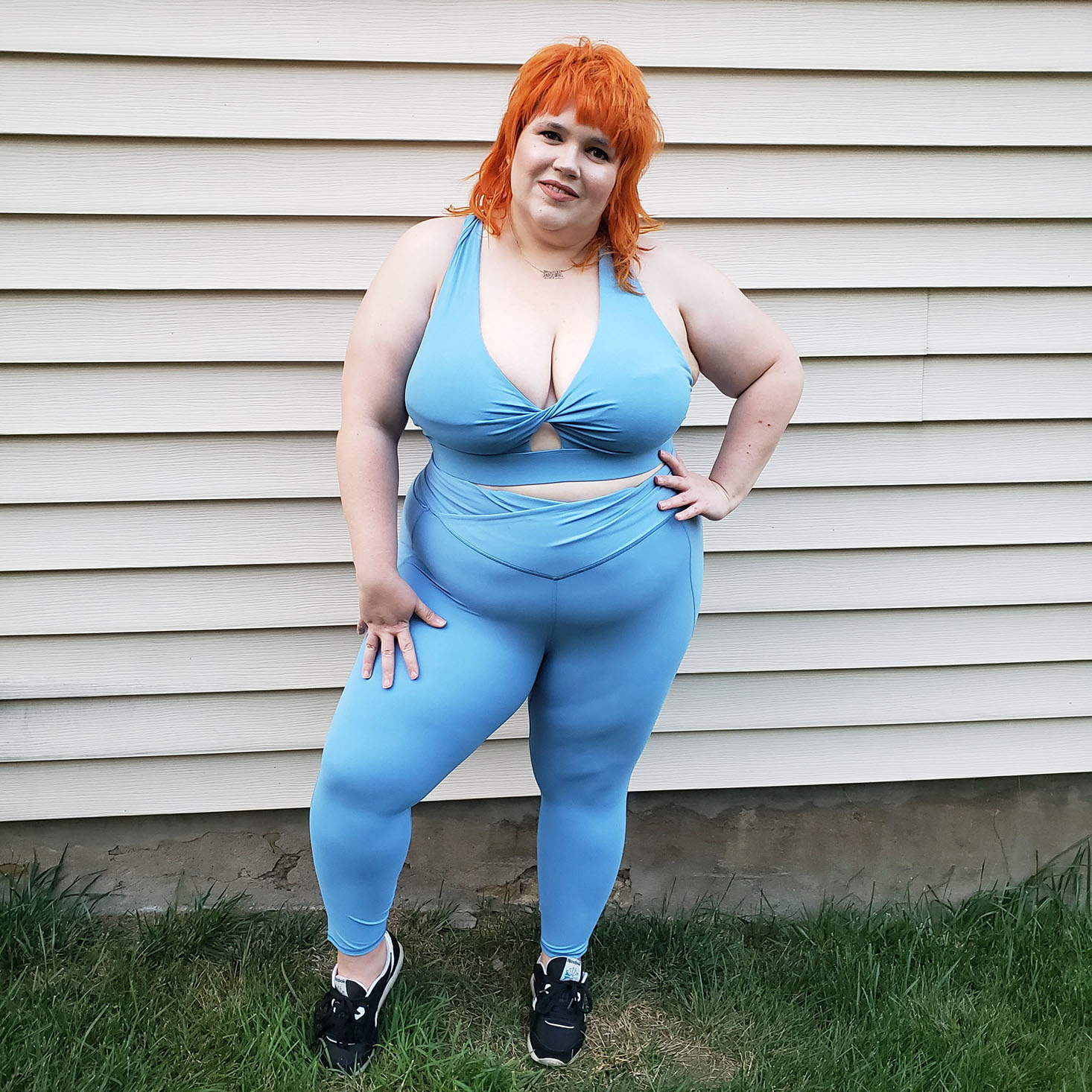 Fabletics VIP Plus Size Review + Coupon: Accelerate Outfit