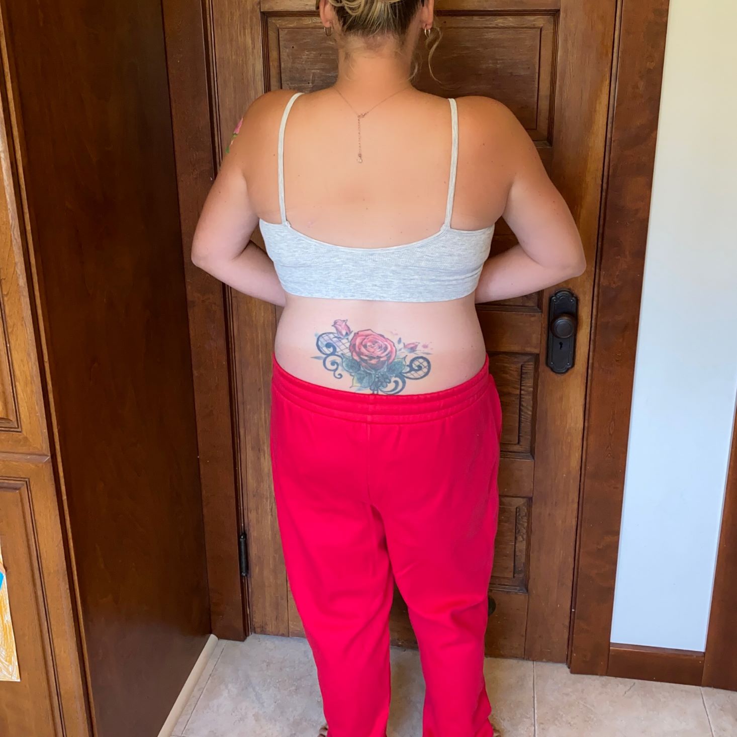 Fabletics August 2021 1 back of outfit