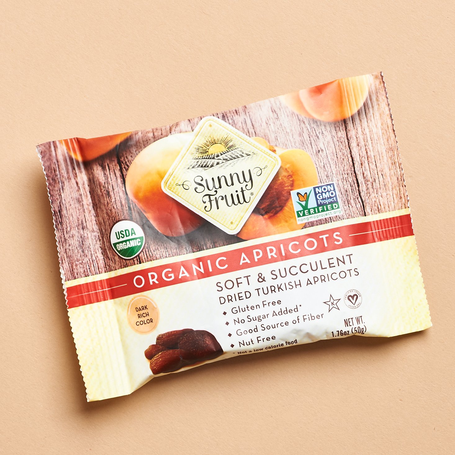 organic apricots package
