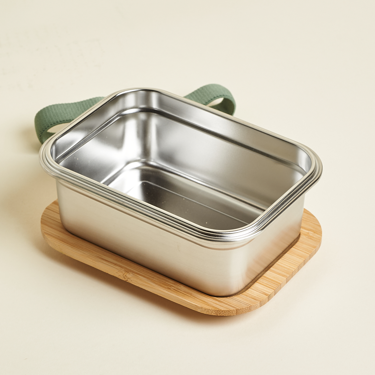 stainless lunchbox with bamboo lid