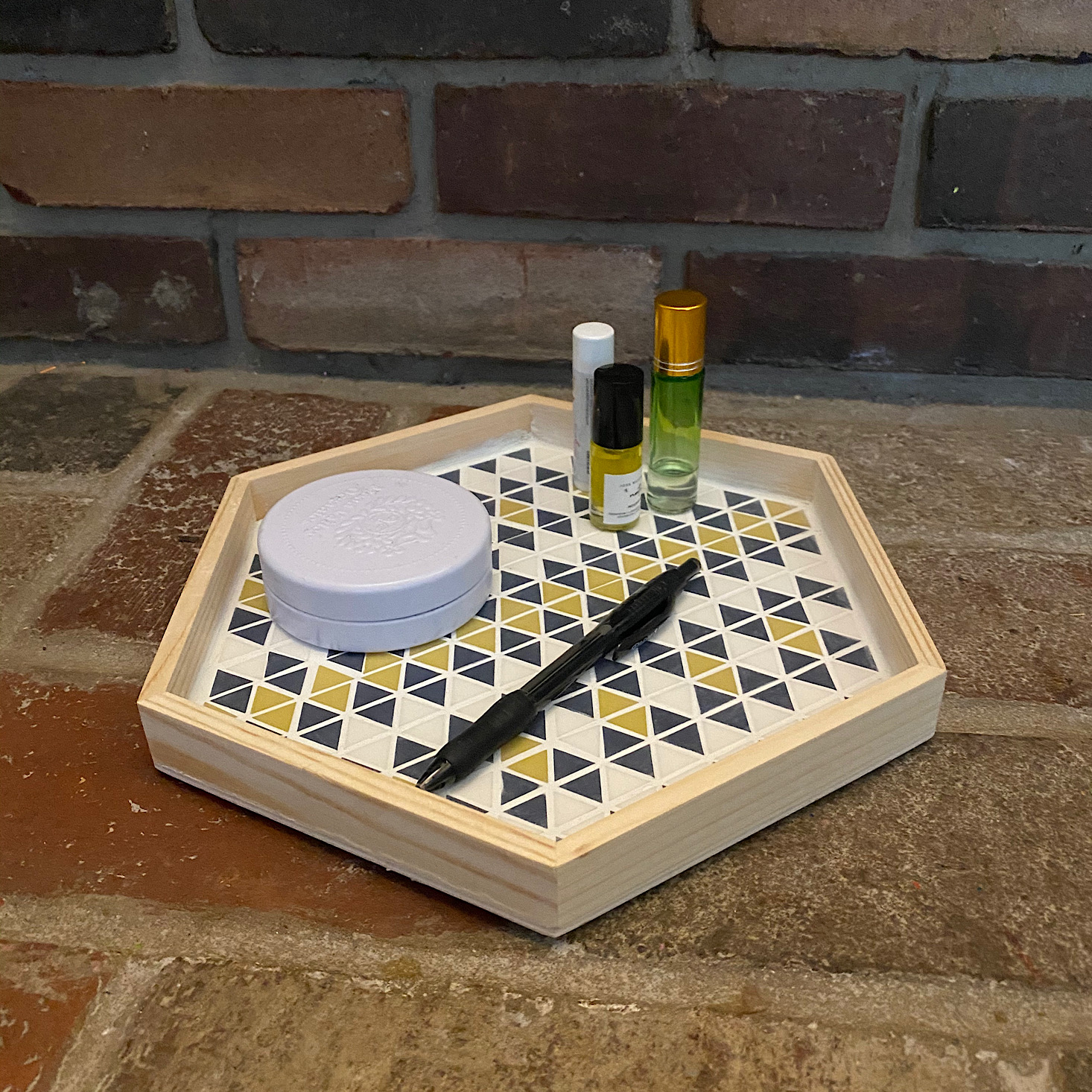 KiwiCo Maker Crate “Geometric Tiled Tray” Review