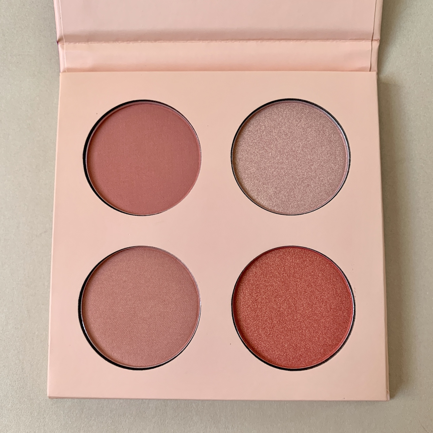 3 blush, 1 highlight cheek and face palette