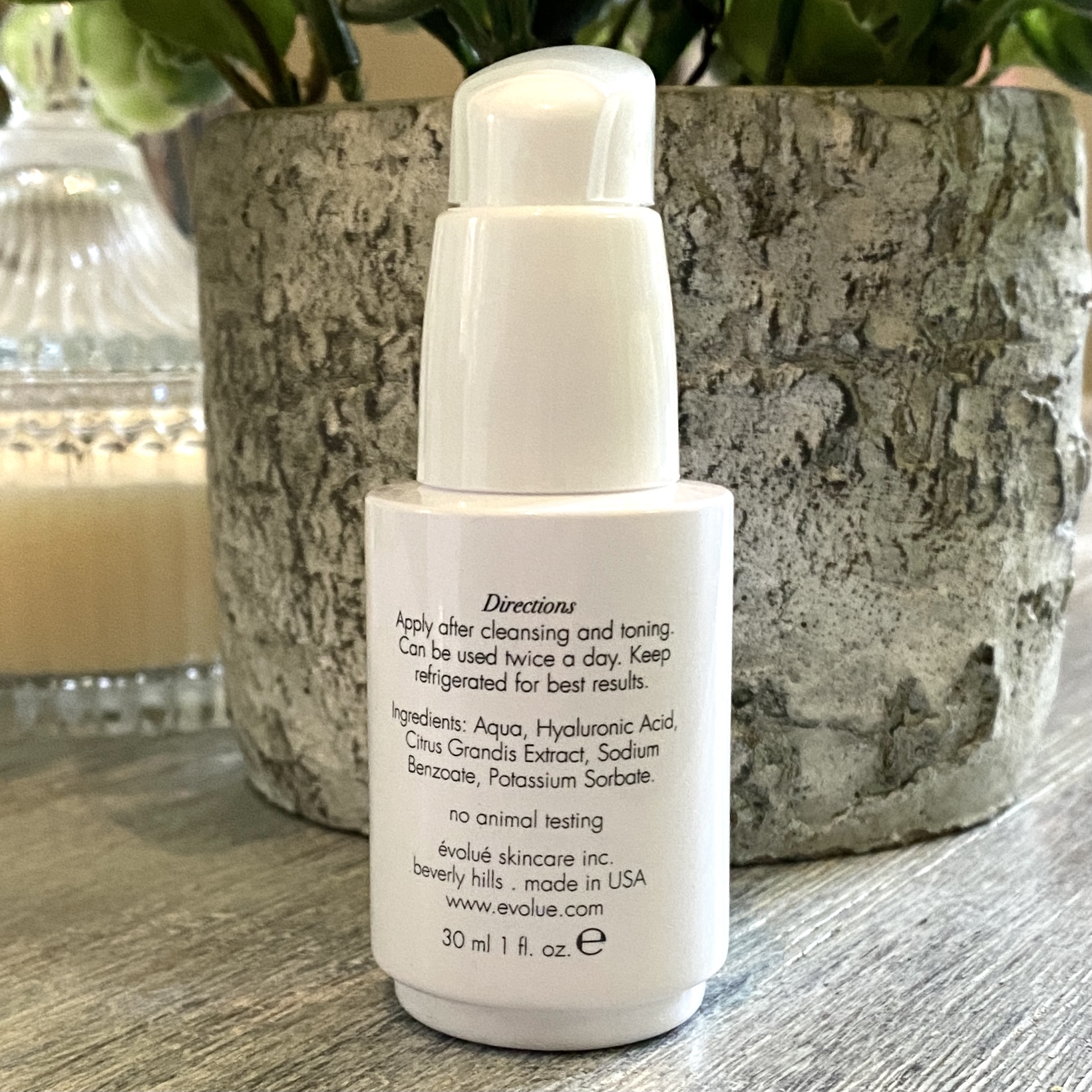 Back of Evolue Hydrating Serum for Nourish Beauty Box November 2021