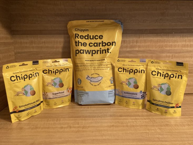 Chippin Pets dog food and set of 4 treats