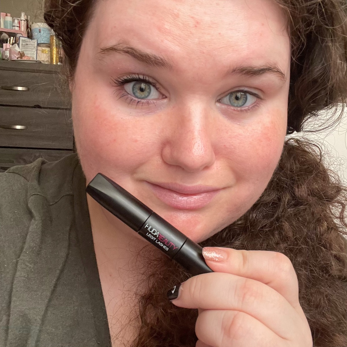 selfie with Huda Beauty lengthening mascara