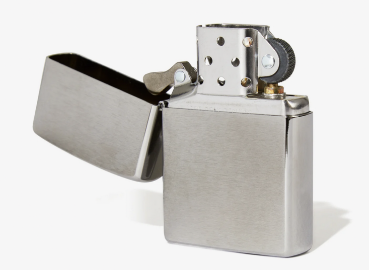  Classic Brushed Chrome Lighter by Zippo