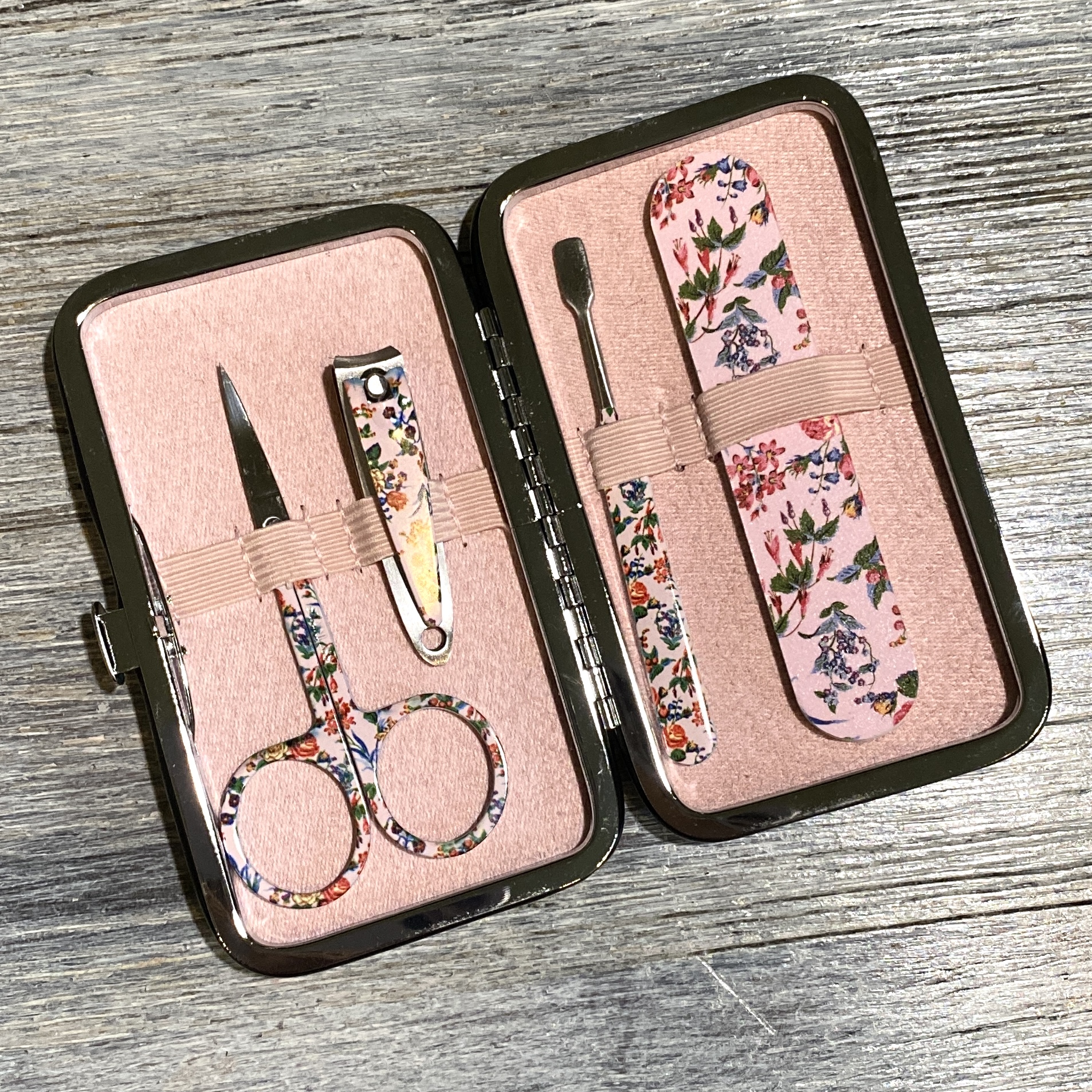 Open Shot of Vintage Cosmetic Co. Manicure Purse Set for Bombay and Cedar The Beauty Box October 2021