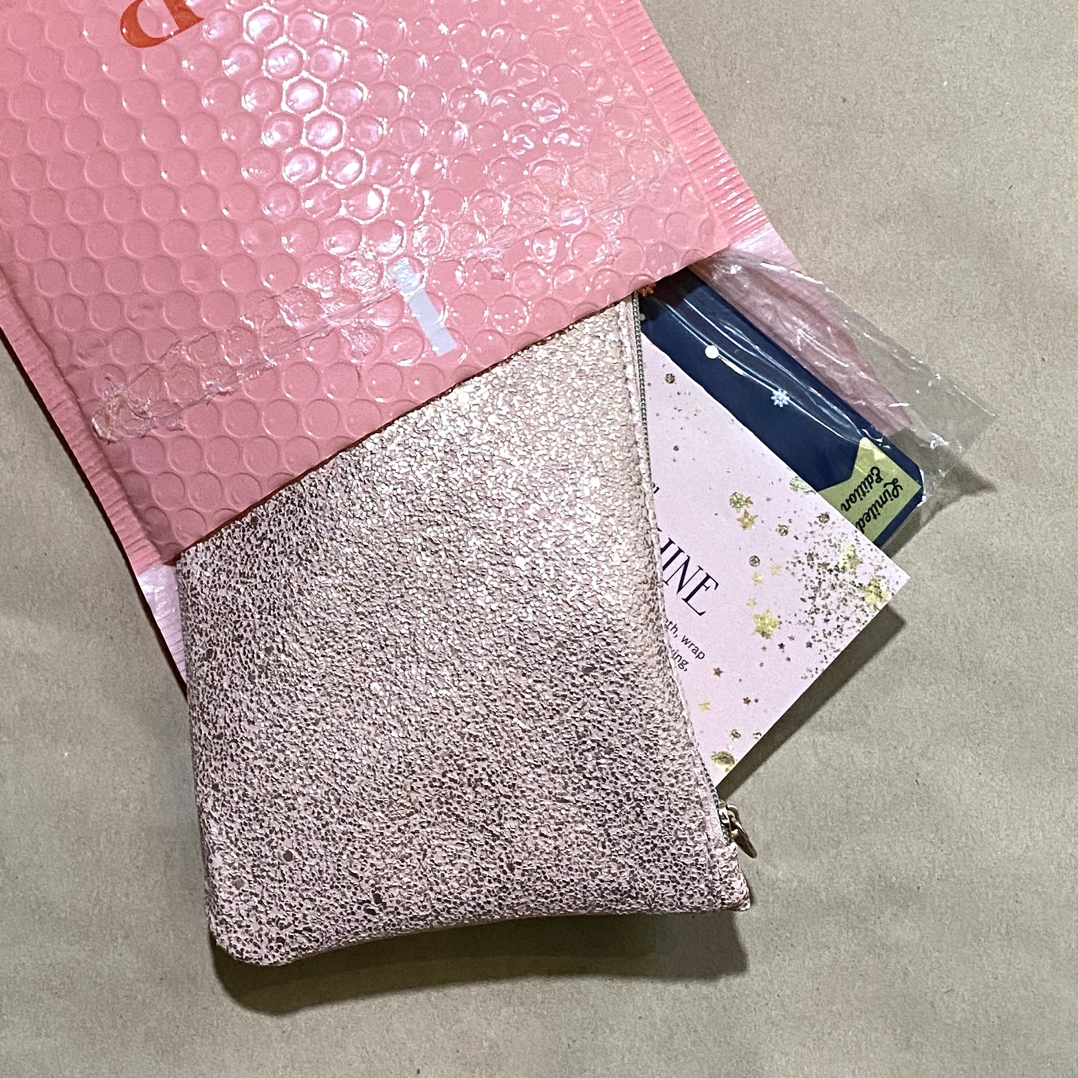 IPSY Glam Bag December 2021 Review: FIRST AID BEAUTY, THE CRÉME SHOP, and More!