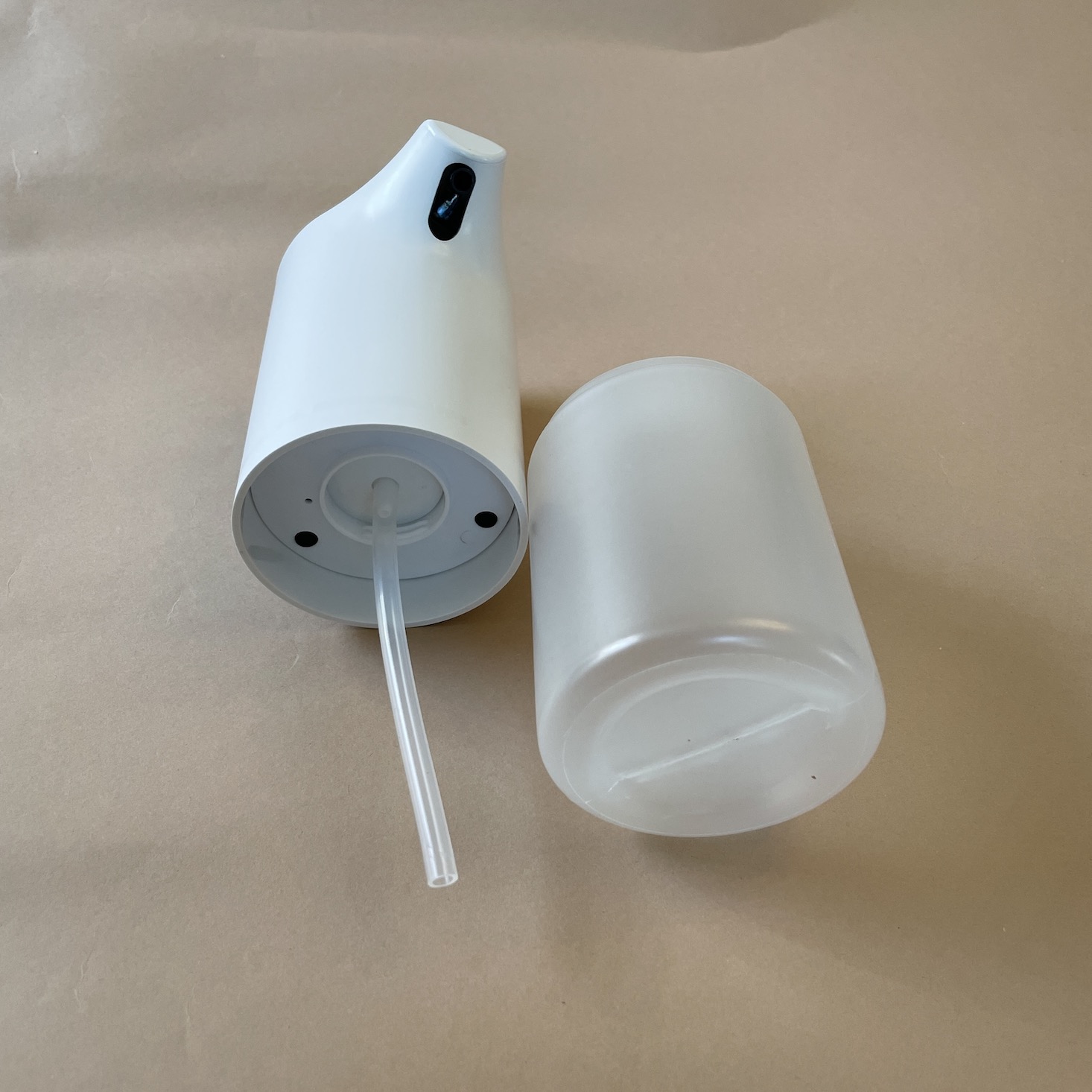 Sohp soap dispenser from BREO BOX Winter 2021