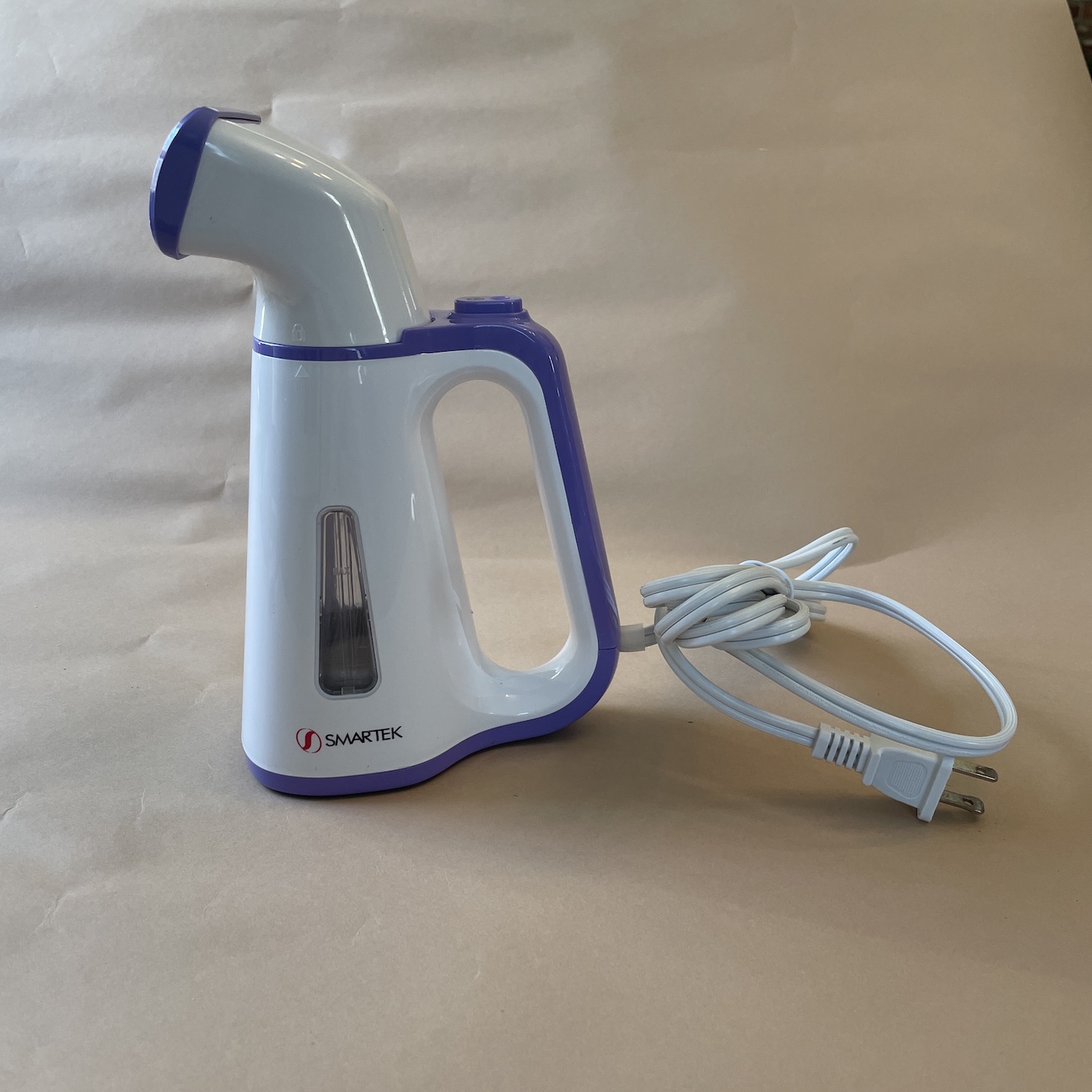 handheld steamer from BREO BOX Winter 2021