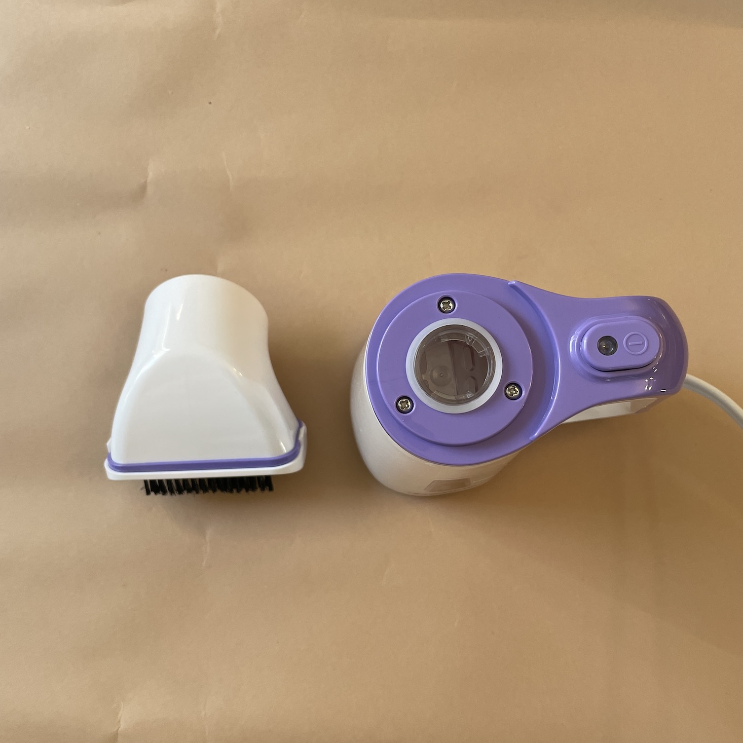 handheld steamer from BREO BOX Winter 2021