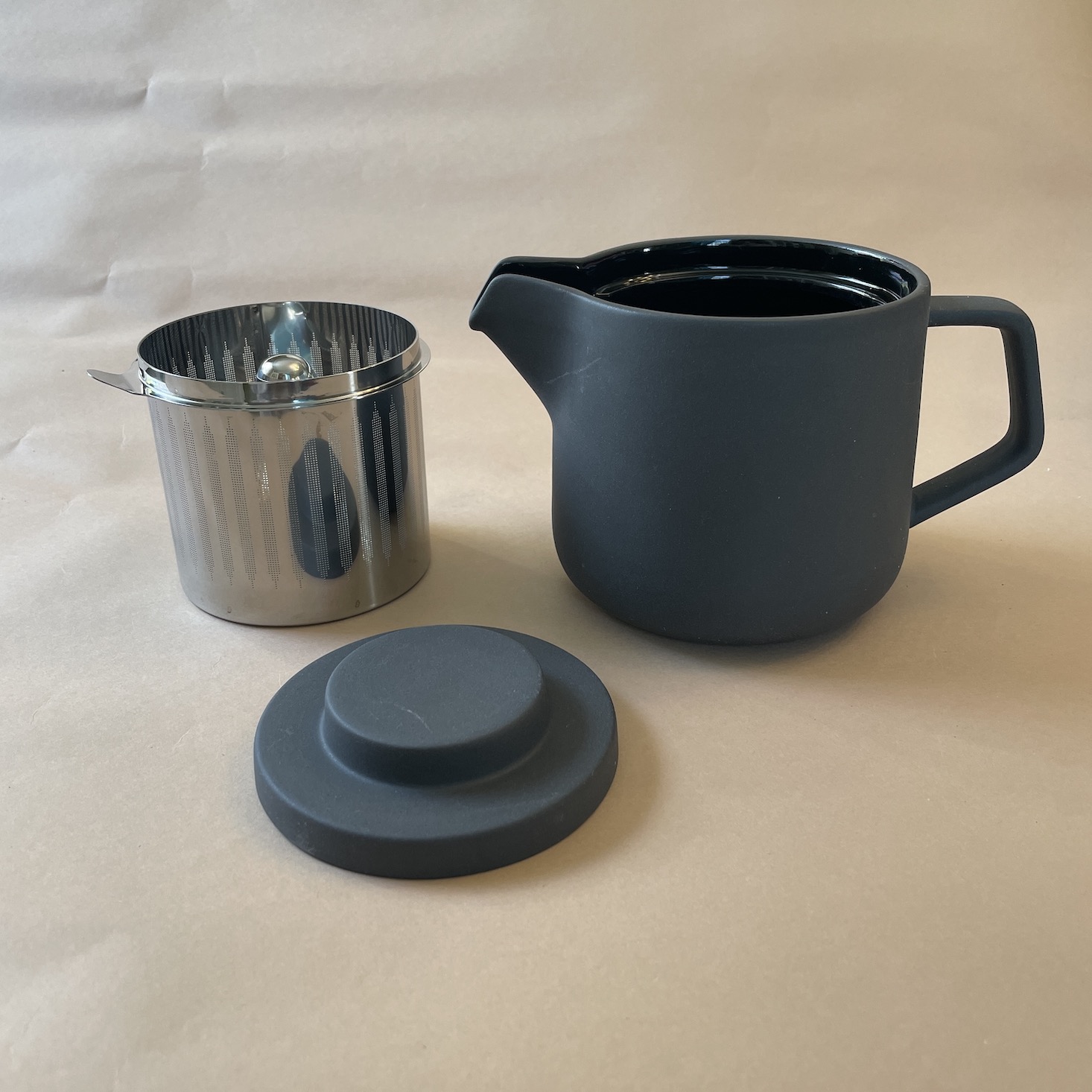 Coffee & tea pot from BREO BOX Winter 2021