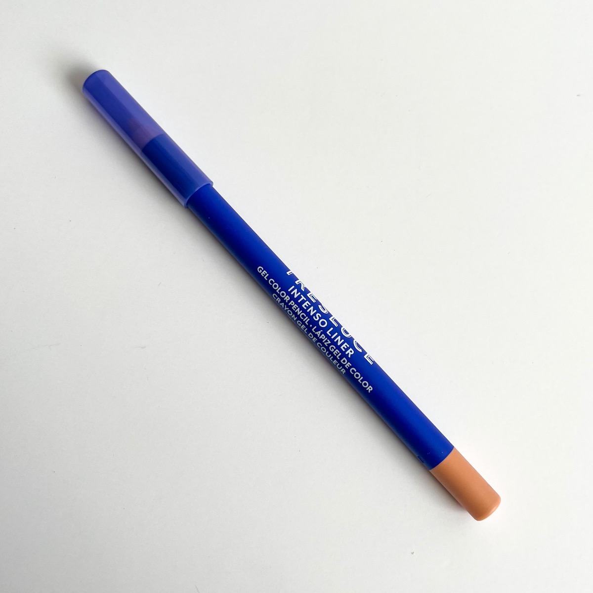 blue eyeshadow pencil with lid on