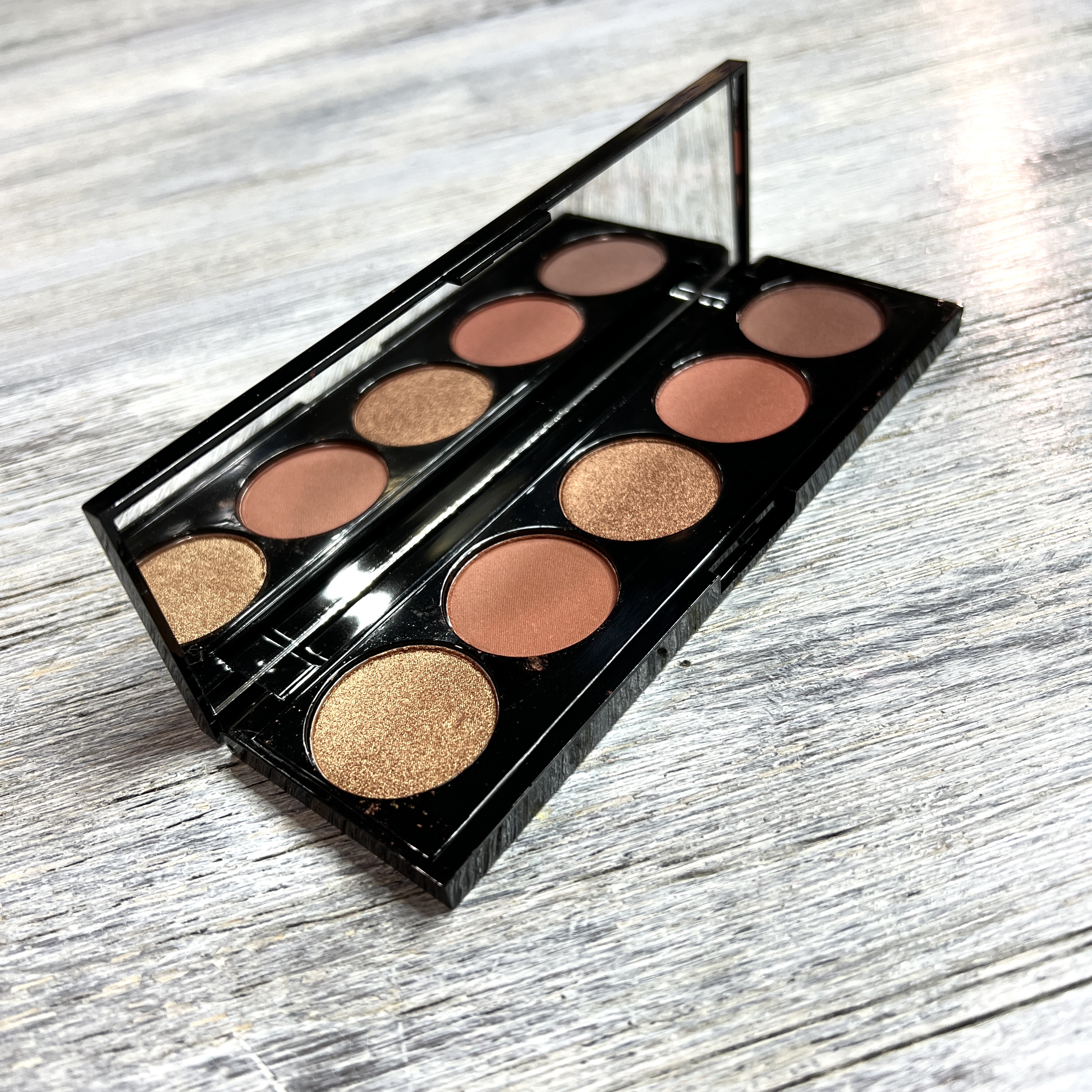 Open Shot of Laritzy Artistry Palette for The Beauty Box by Bombay and Cedar November 2021