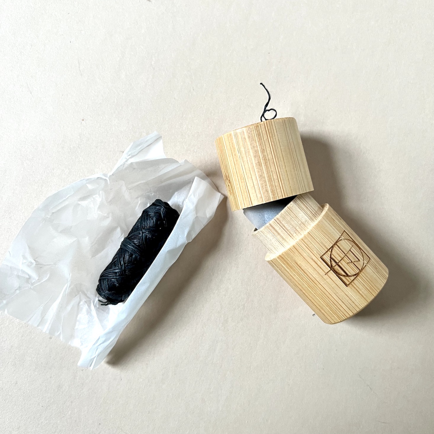 charcoal floss/bamboo container