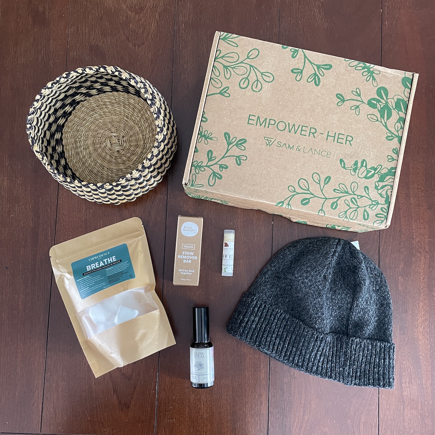 Sam and Lance Empower Her Box Winter 2022 - all items