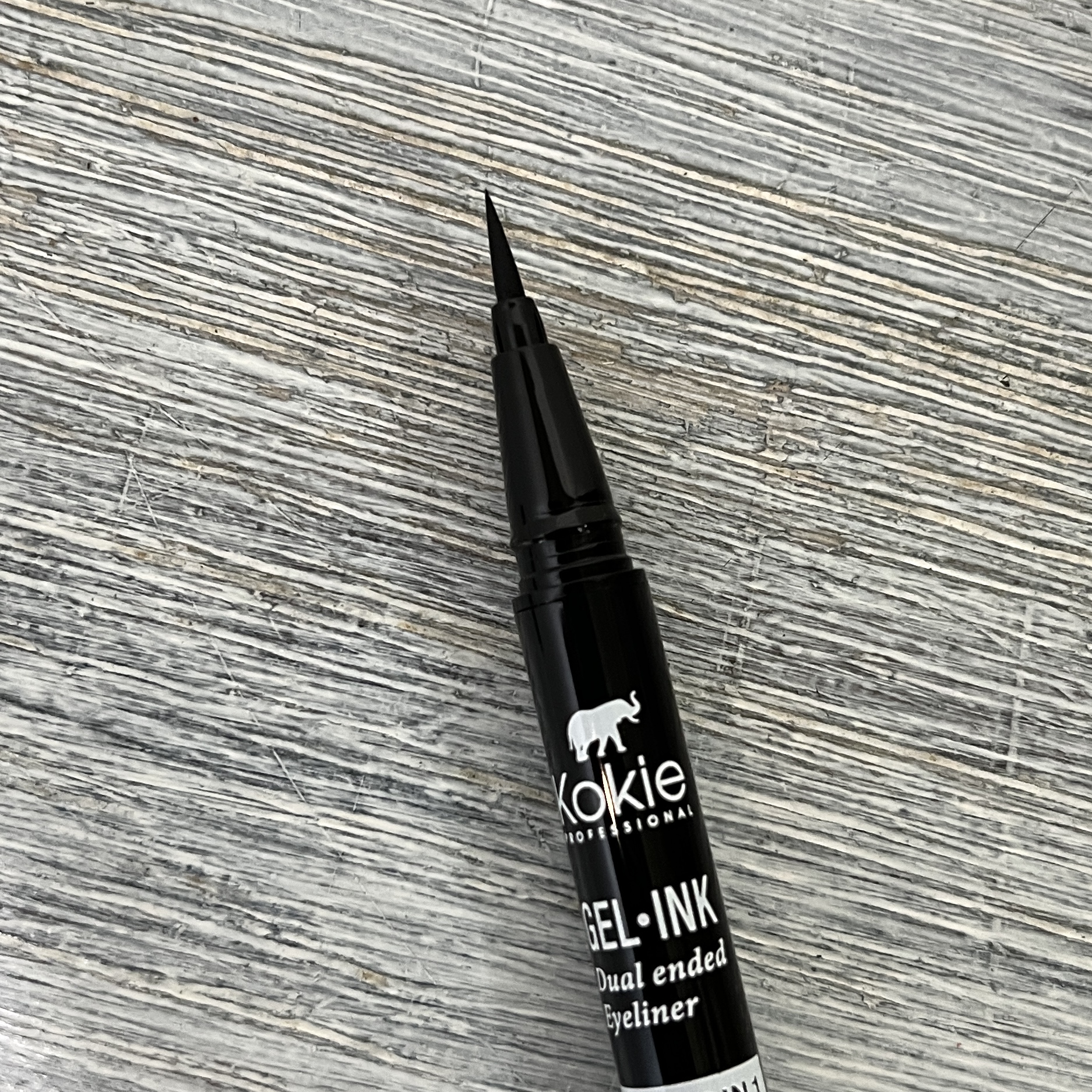 Tip of Kokie Cosmetics Dual-Ended Eyeliner for IPSY Glam Bag February 2022