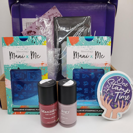  Maniology Best in Show Dog-Themed Nail Stamping Starter Kit  (Plate, Polish, Top Coat, Stamper and Scraper Card) : Beauty & Personal Care