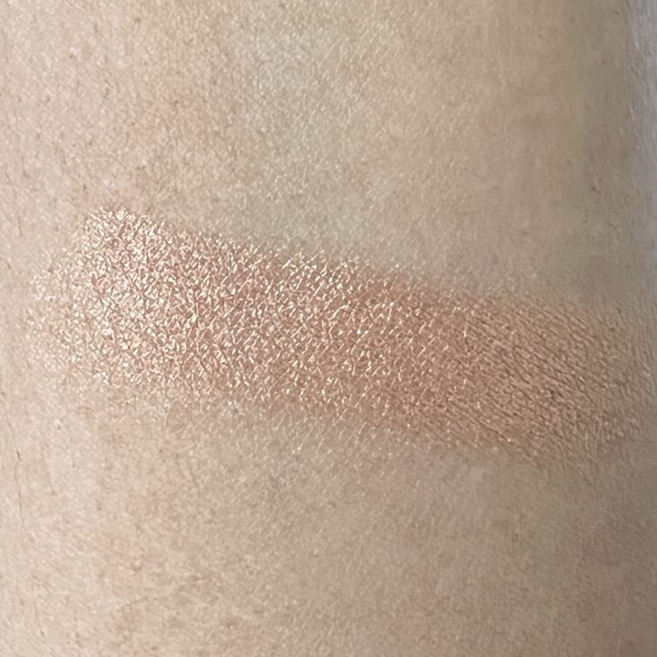 Swatch of Araceli Highlighter for Ipsy Glam Bag March 2022