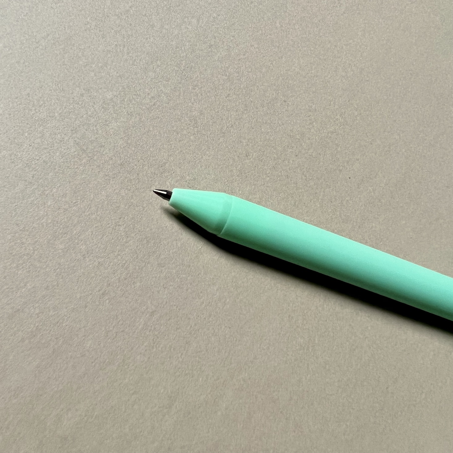 blue daisy pen