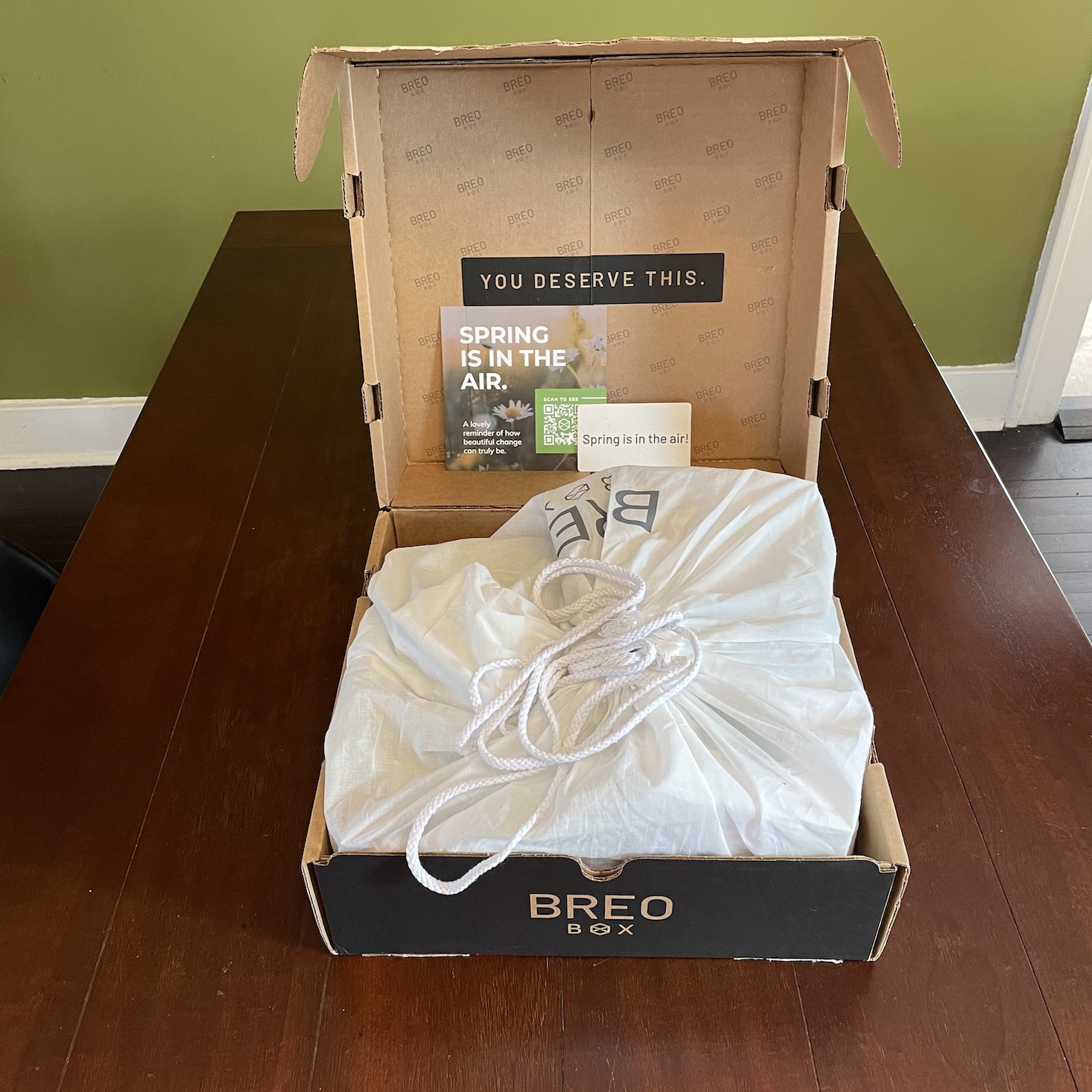 BREO Box Spring 2022 open box