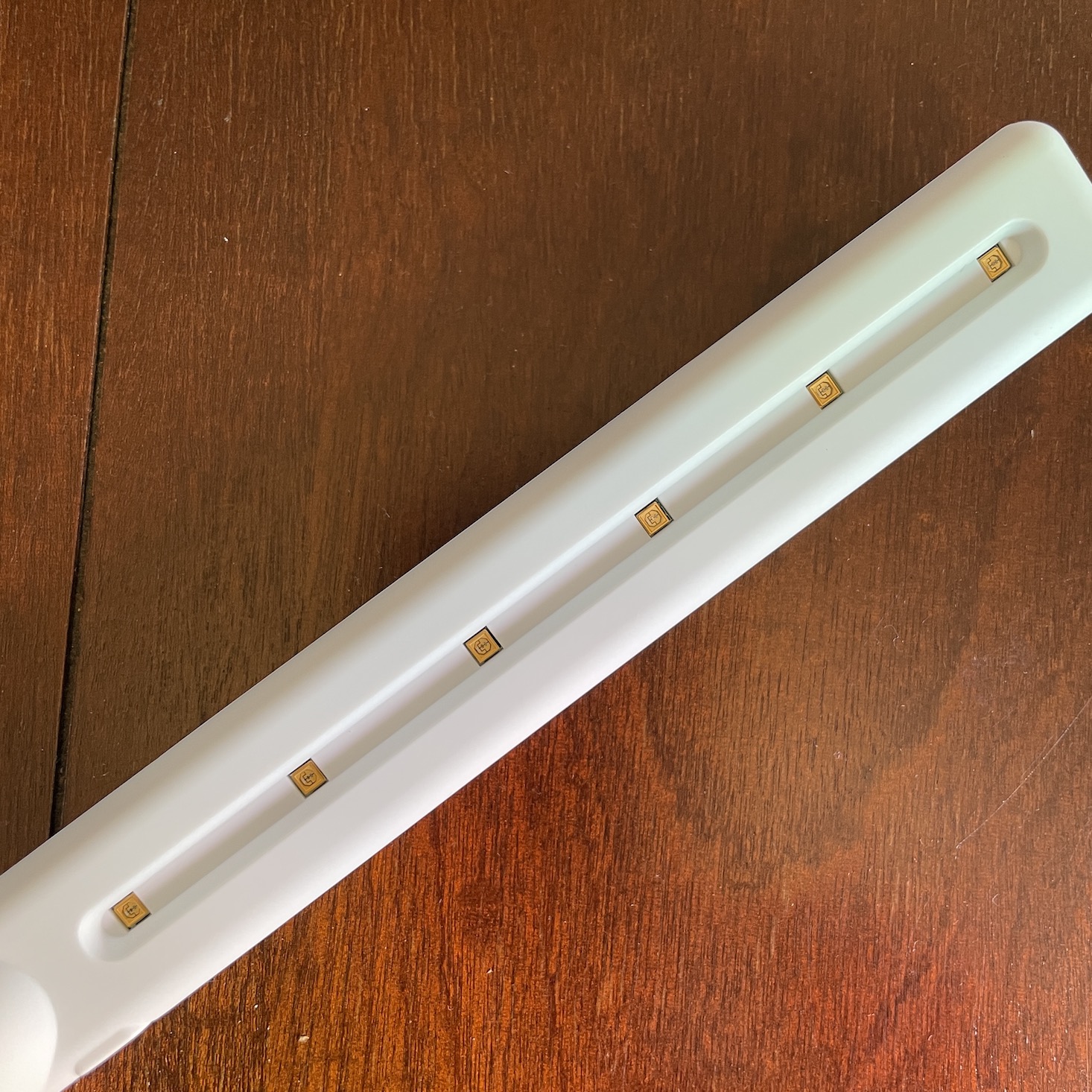 Lume UV sanitizing wand from BREO Box Spring 2022