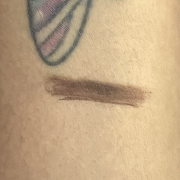Swatch of Laritzy Cosmetics Gel Liner for GlossyBox April 2022