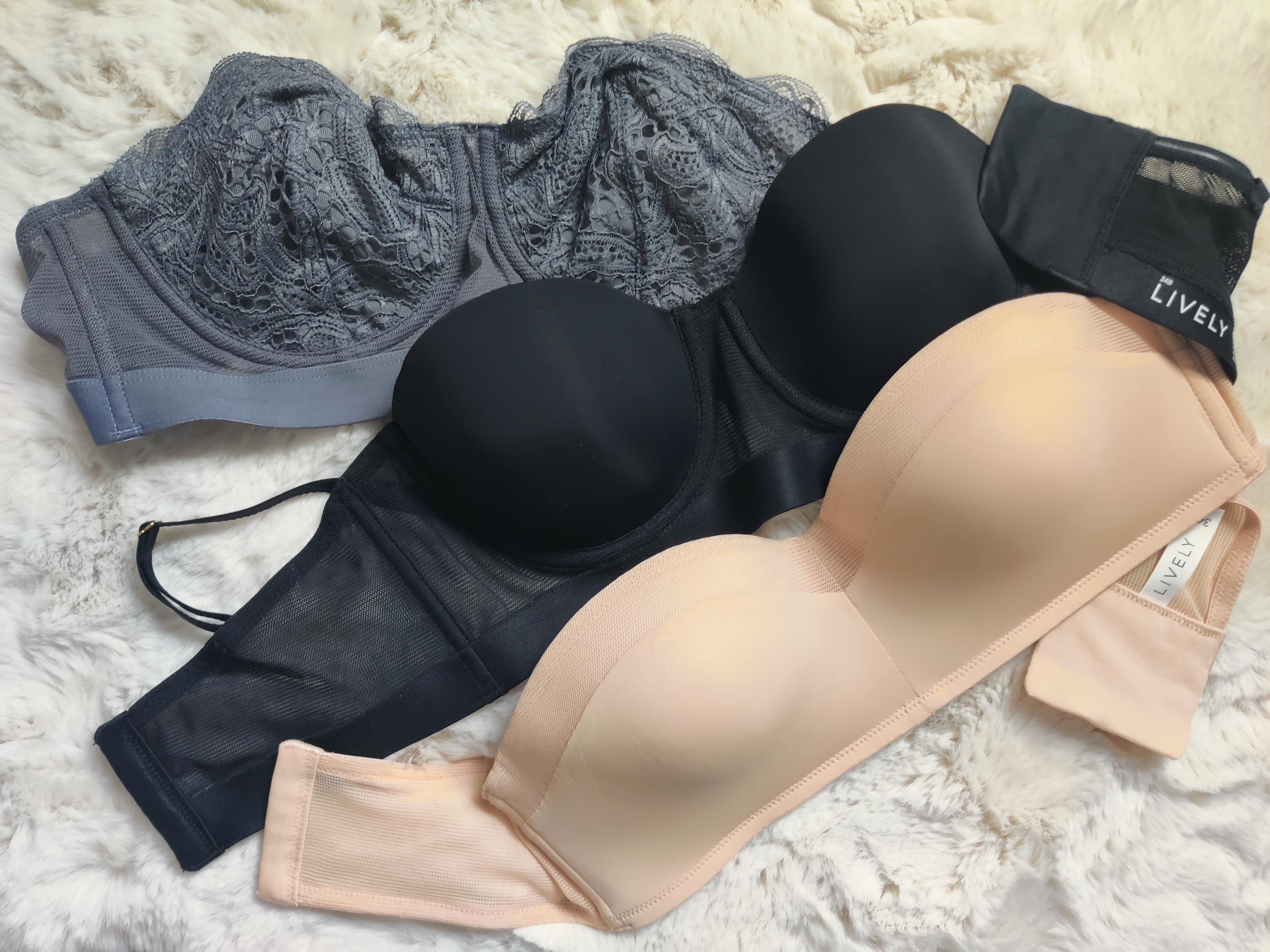 Lively The Lace Strapless Bra In Smoke