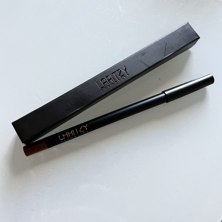 Front of Laritzy Gel Liner for The Beauty Box by Bombay and Cedar April 2022