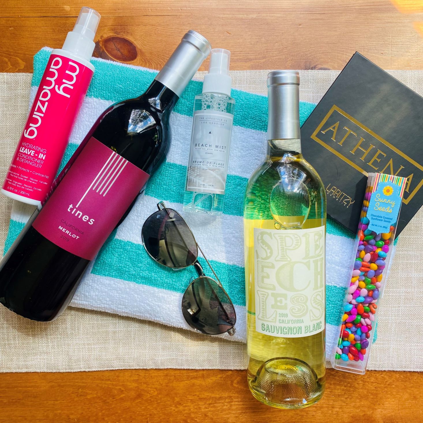 Vine Oh! “Oh! Summer Fun!” Box Review + Coupon