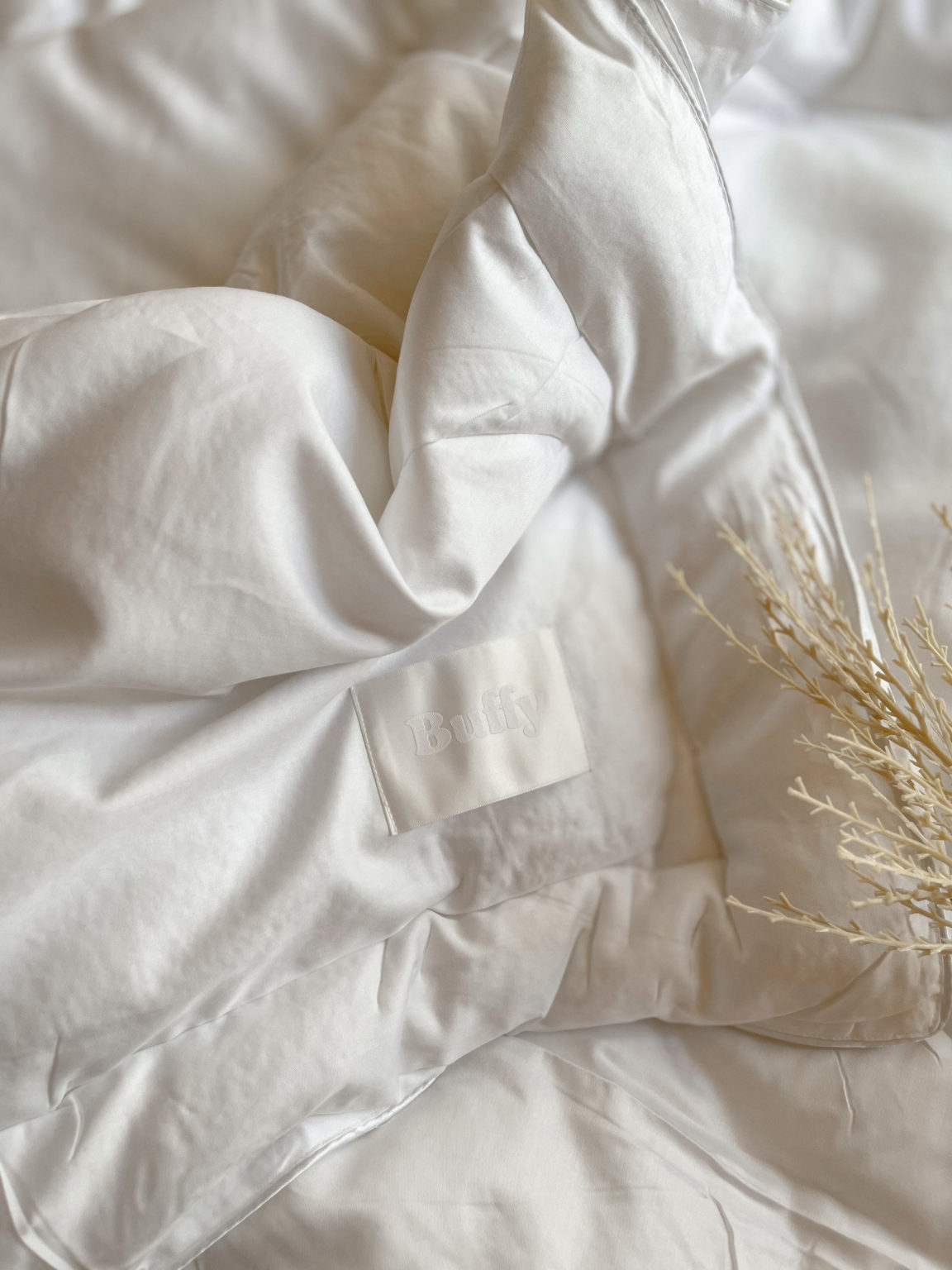 Buffy Cloud vs Brooklinen AllSeasons Which TopRated Comforter Is