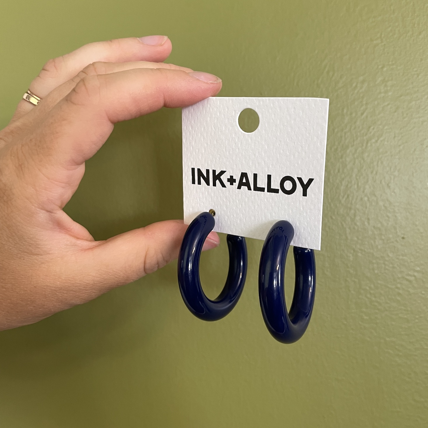 INK + ALLOY Subscription July 2022 - resin hoops
