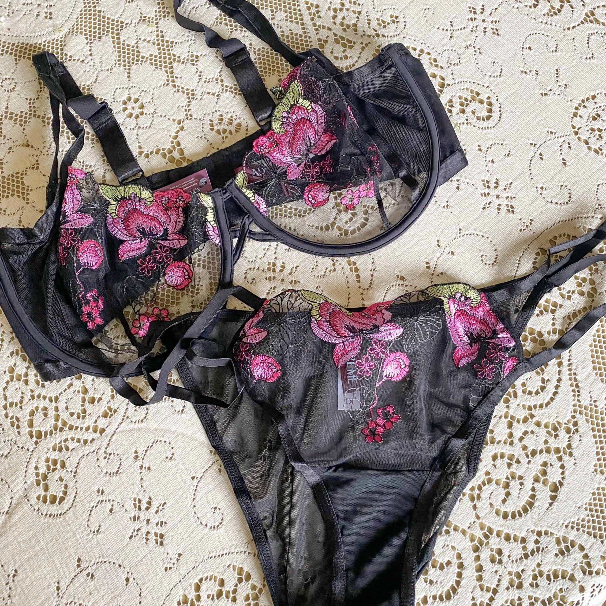 Adore Me Subscription August 2022 Review + Coupon | MSA