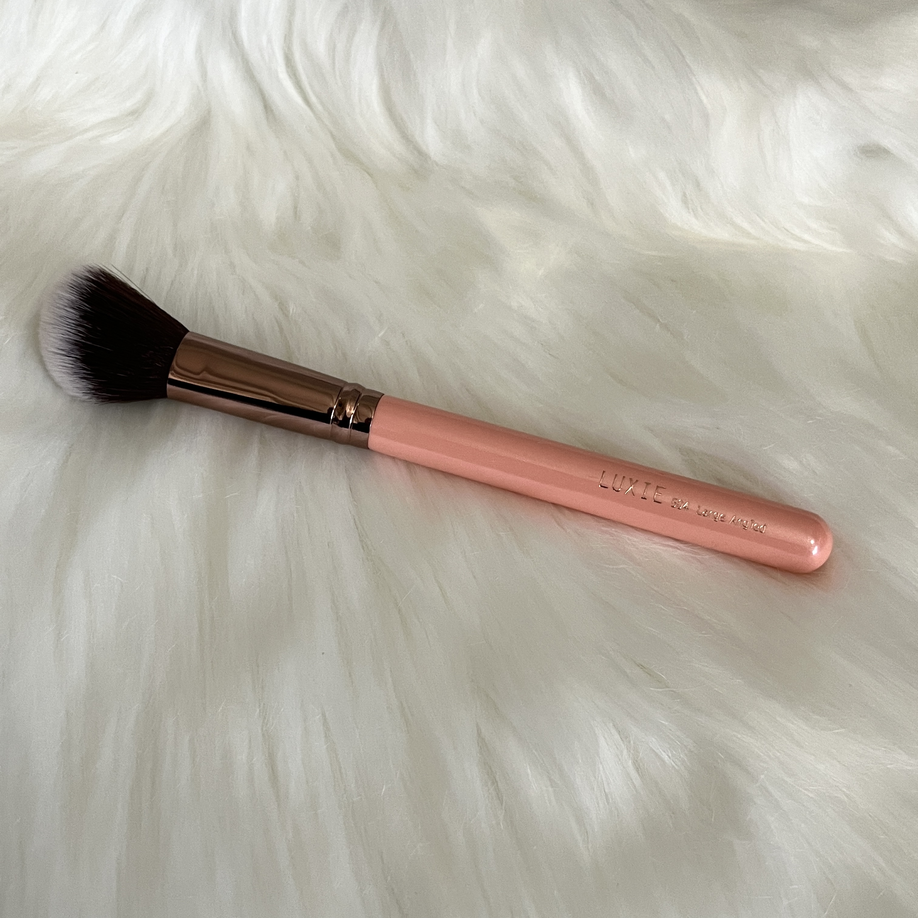 Front of Luxie Brush for GlossyBox August 2022