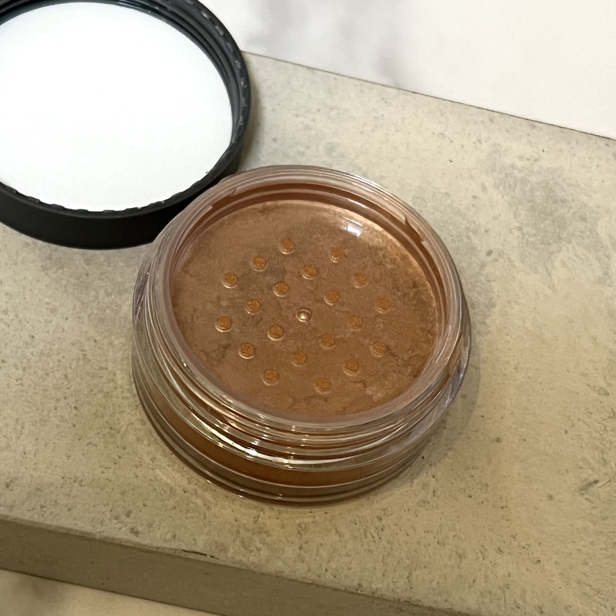 Open Shot of KAB Cosmetics Illuminating Dust for GlossyBox September 2022