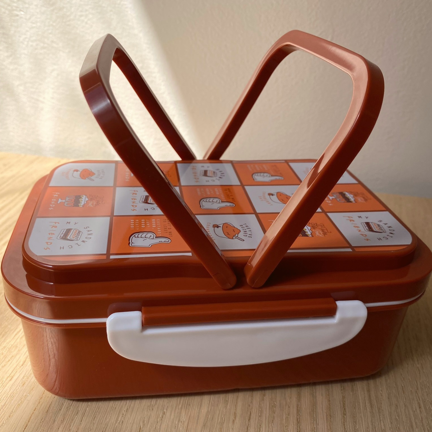 bento box with handles